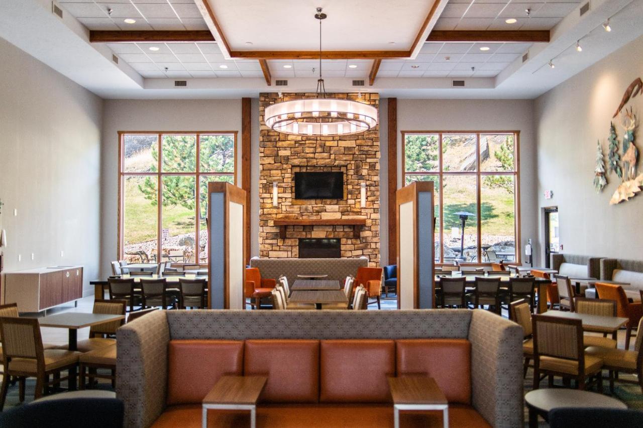Holiday Inn Express & Suites Custer-Mt Rushmore Exteriör bild