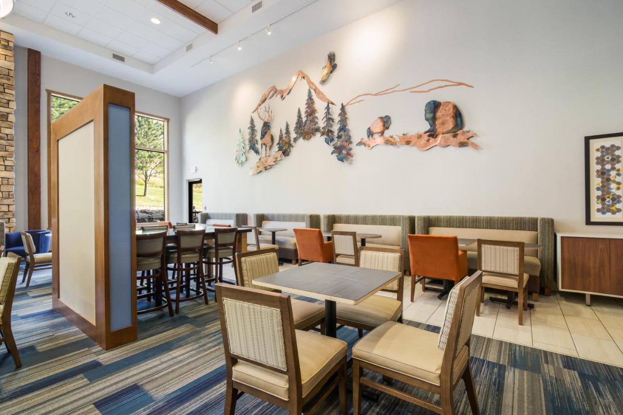 Holiday Inn Express & Suites Custer-Mt Rushmore Exteriör bild