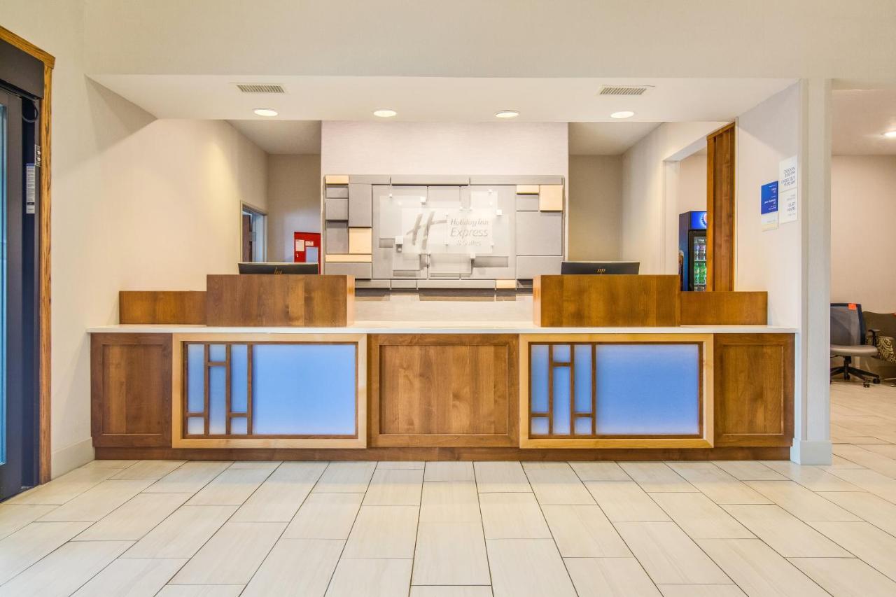 Holiday Inn Express & Suites Custer-Mt Rushmore Exteriör bild